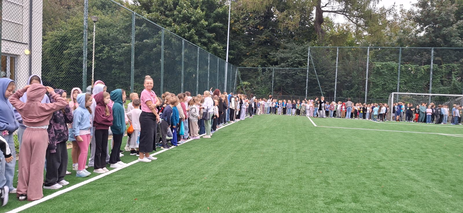 zbiórka ewakuacyjna na Orliku